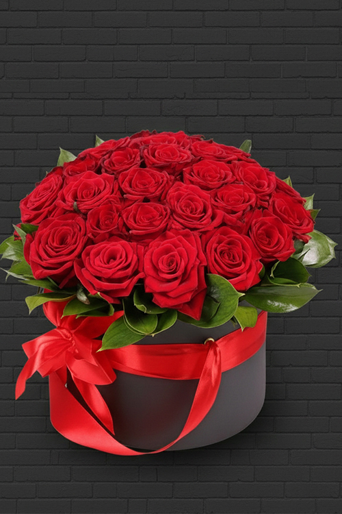Siyah Kutuda 50 Kırmızı Gül