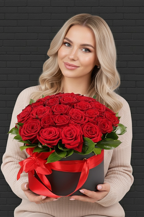 Siyah Kutuda 50 Kırmızı Gül