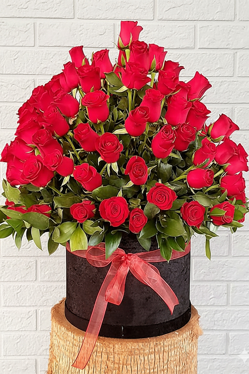 100 Kırmızı Gül Siyah Kutuda