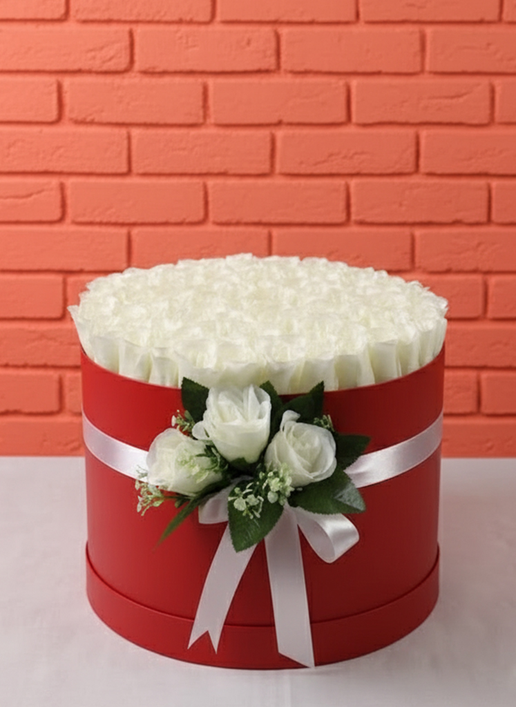 50 Beyaz Gül Kırmızı Kutuda