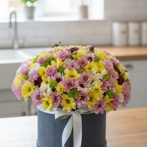 Siyah Kutuda Renkli Papatya Arajmanı